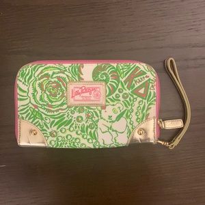 Excellent condition Lilly Pulitzer Wristlet (detachable wristband)